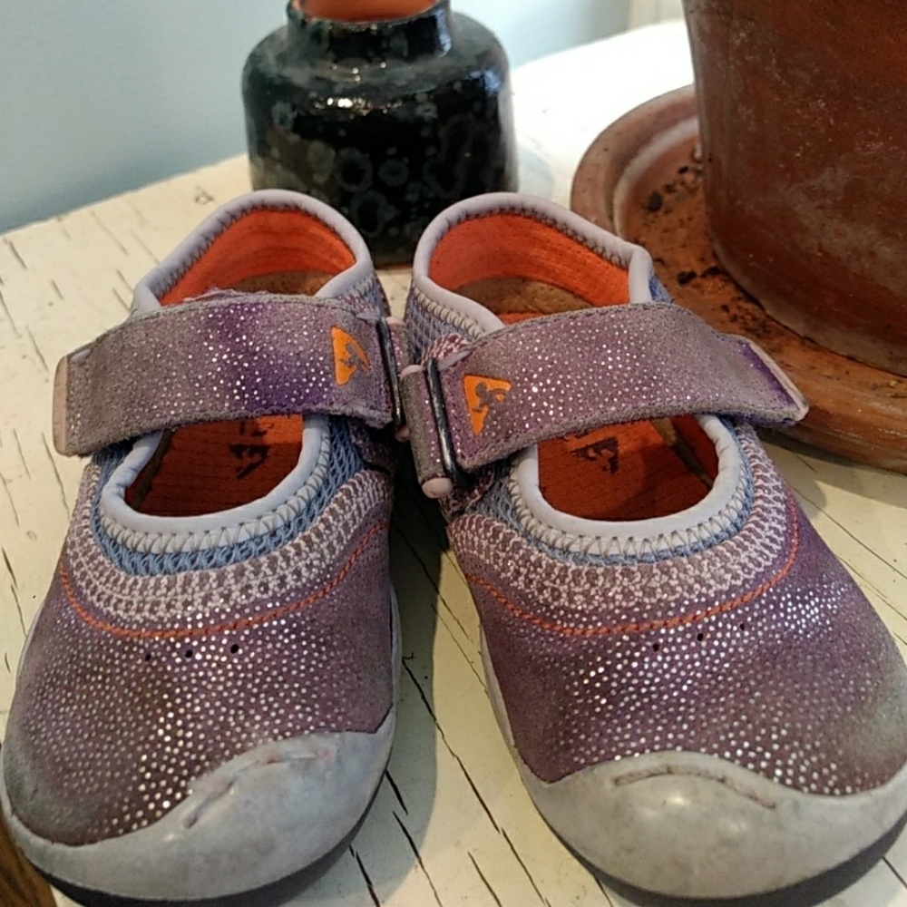 Plae shoes toddler size 5